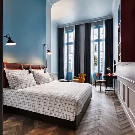 The Hoxton, 4* Paris