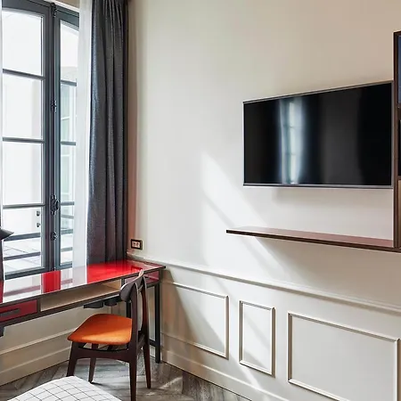 The Hoxton, Hotel