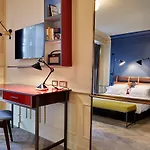 The Hoxton, 4*