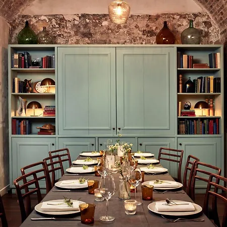 The Hoxton, Hotel