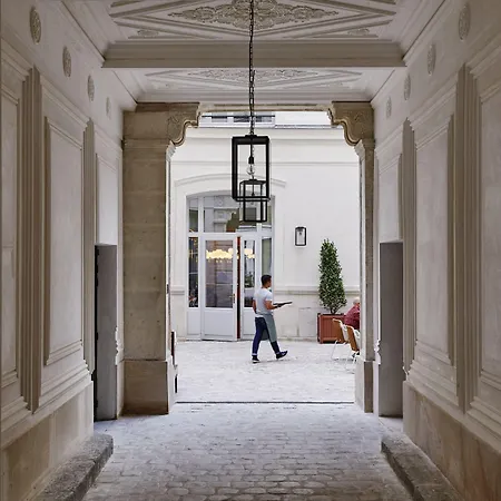 The Hoxton, מלון 4*