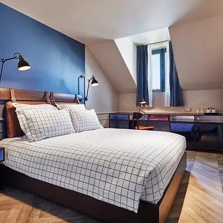 The Hoxton, 4* Paris