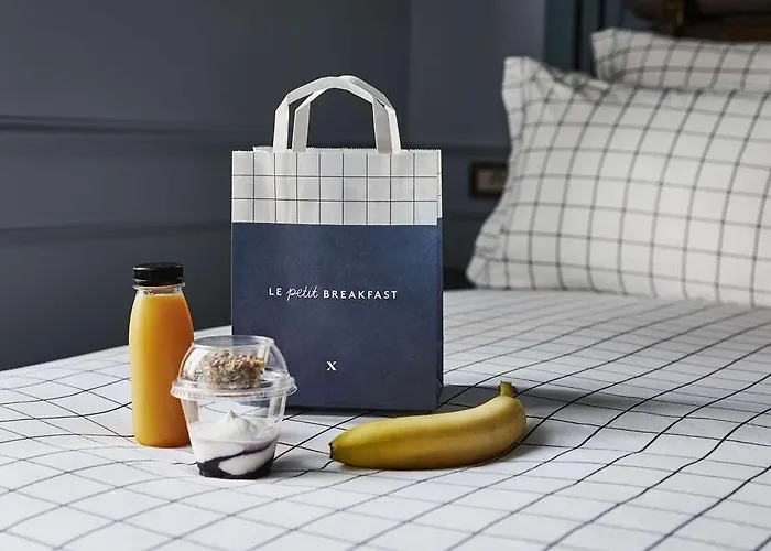 혹스턴, 호텔 4*